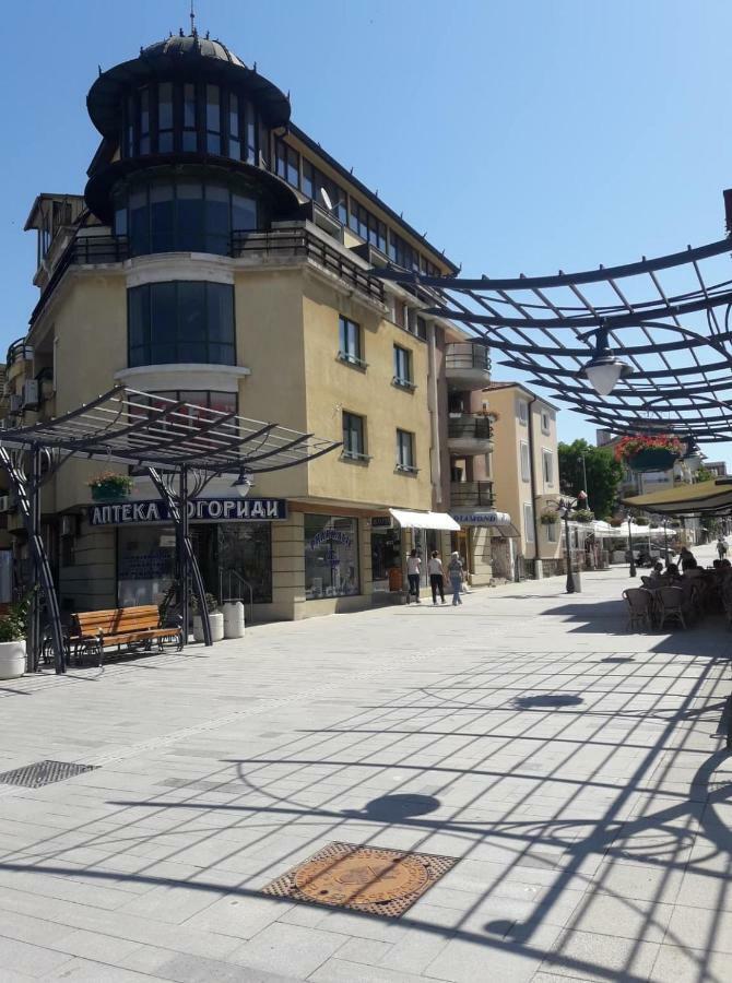 Bogorodi Terrace Apartment Burgas Bagian luar foto